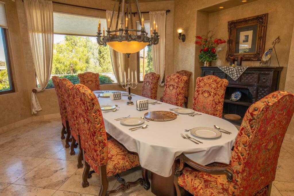 Camelback Mountain Mansion In Paradise Valley, Az Scottsdale