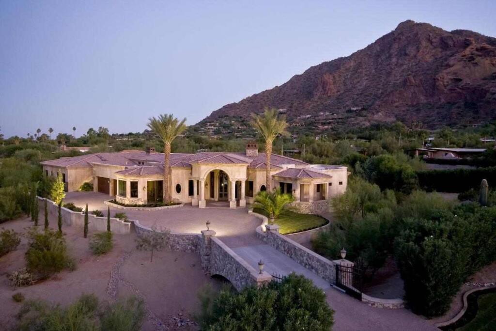 Camelback Mountain Mansion In Paradise Valley, Az *