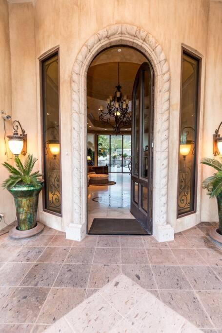 Villa Camelback Mountain Mansion In Paradise Valley, Az *
