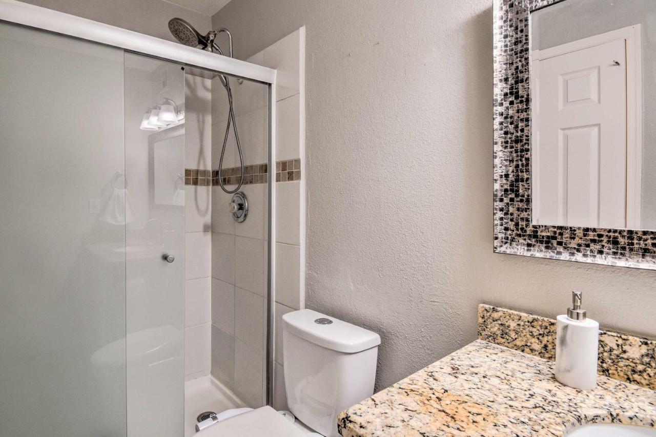 Holiday home Gem Pool Access, Walk To Old Town *