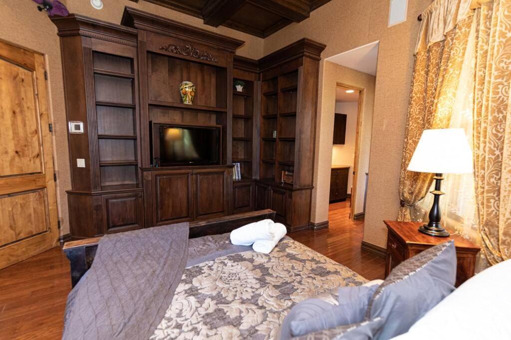 Camelback Mountain Mansion In Paradise Valley, Az Scottsdale