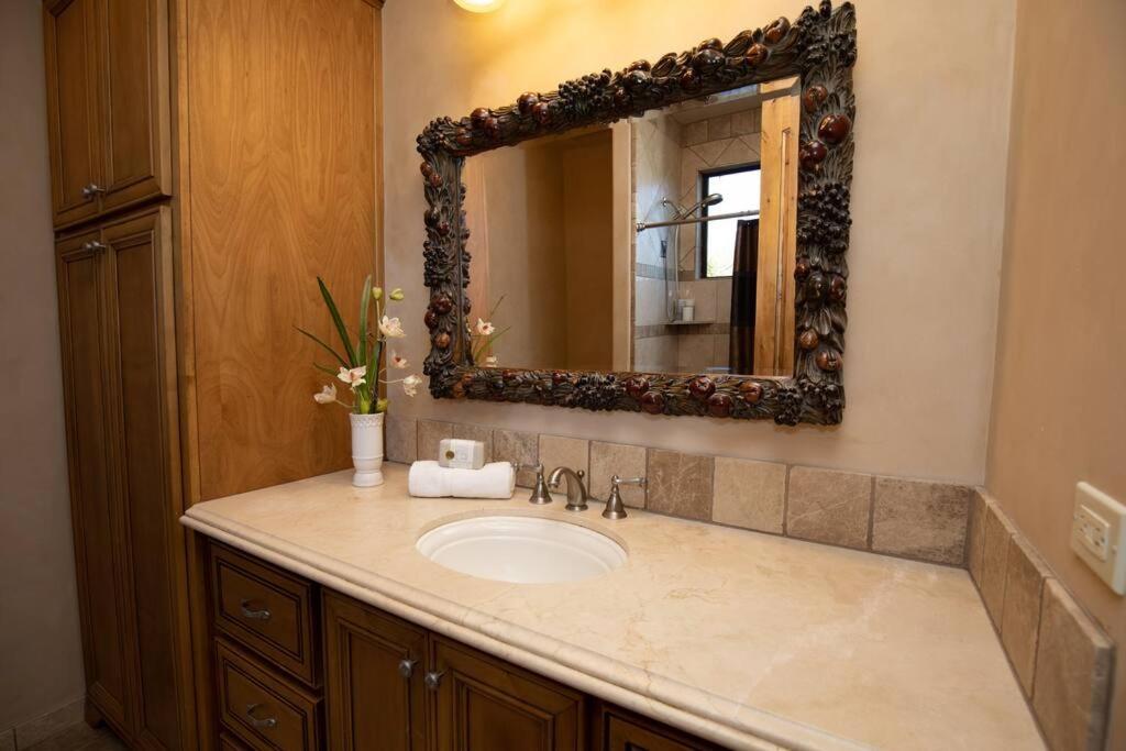 Camelback Mountain Mansion In Paradise Valley, Az *