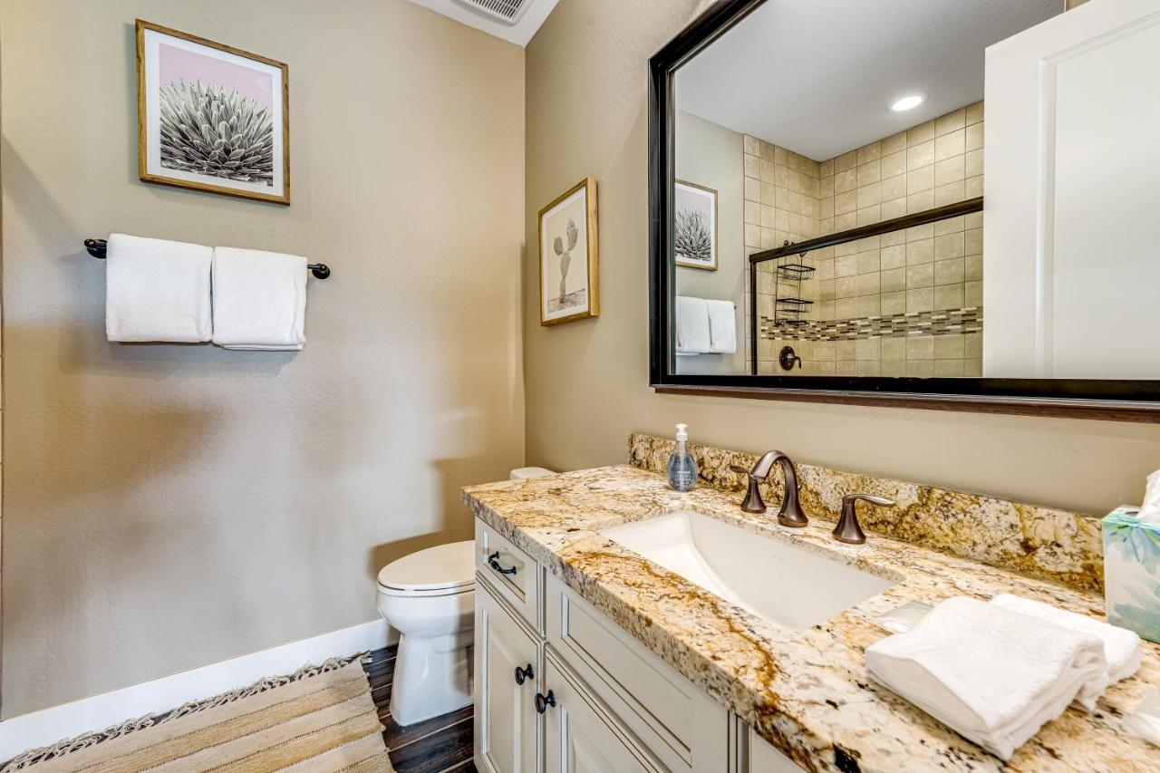 Easy Living On The Greens Apartment Scottsdale