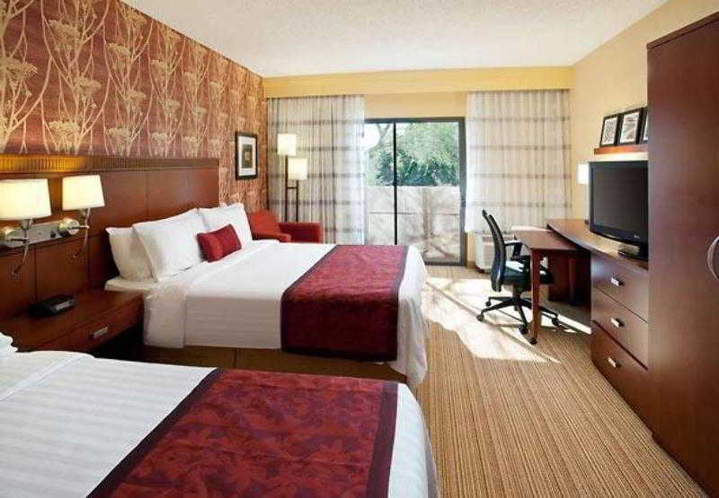 Courtyard By Marriott Salt River Hotel 3*