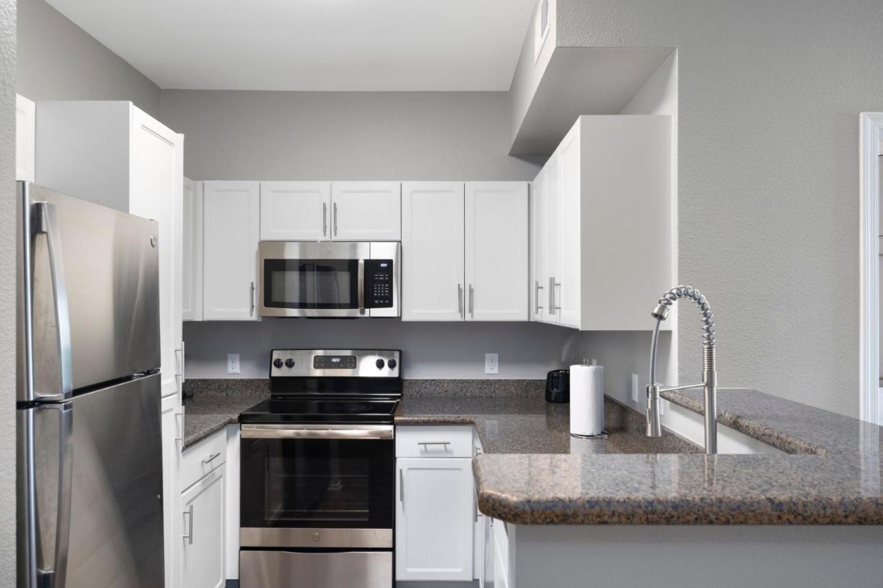 Apartment Luxury Mountain View 2br With Balcony Located In Scottsdale
