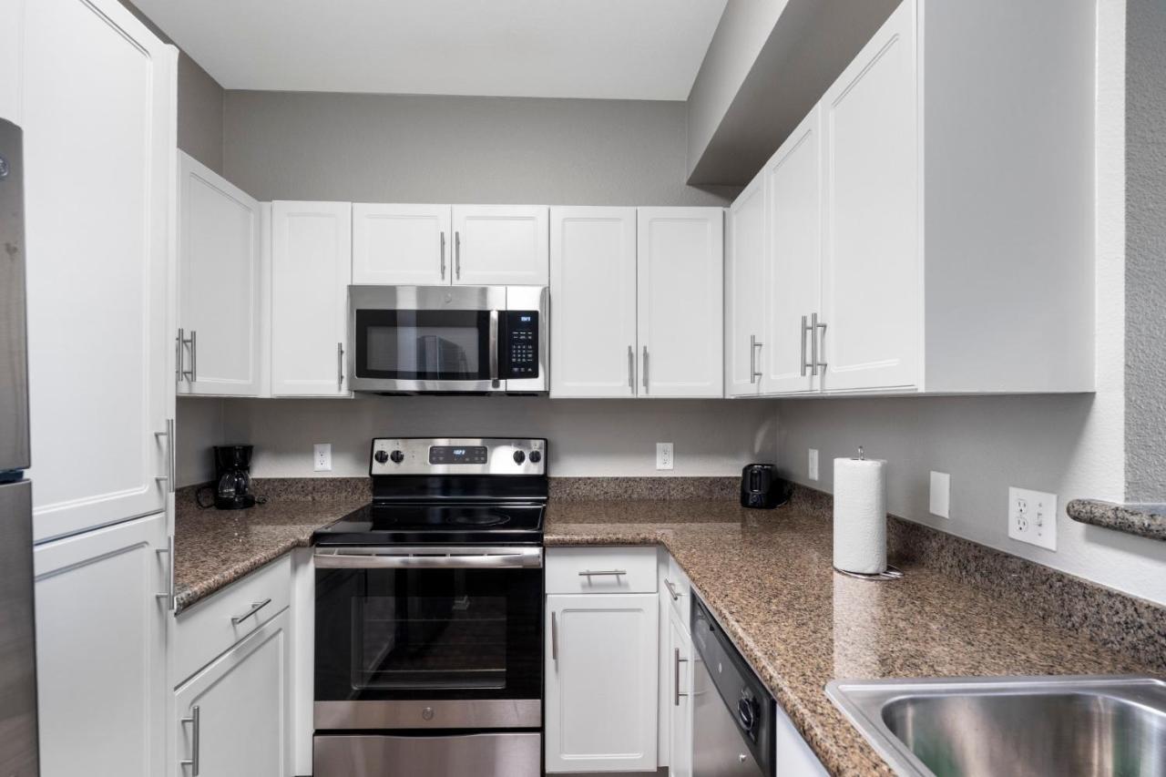 Apartment Luxury Mountain View 2br With Balcony Located In Scottsdale