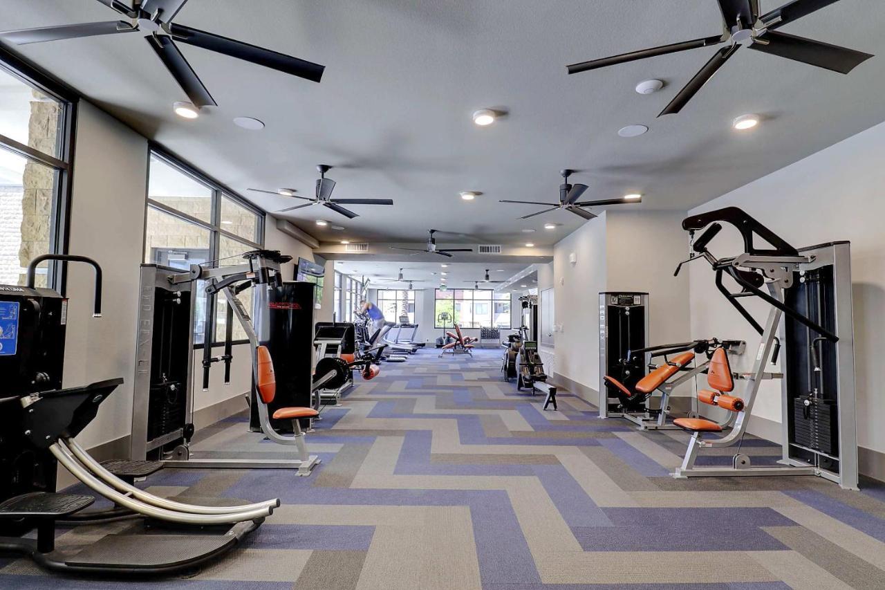 Apartment Walk Score 81-shopping District-king Bed-parking G3061