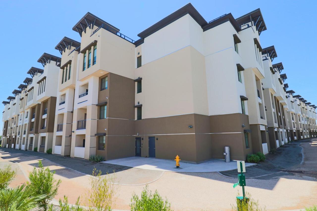 Apartment Walk Score 81-shopping District-king Bed-parking G3061 *