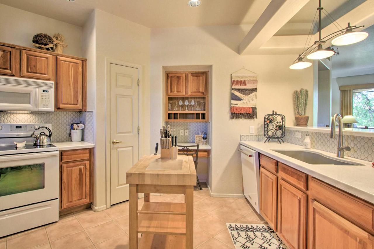 With Balcony And Amenities! * Scottsdale