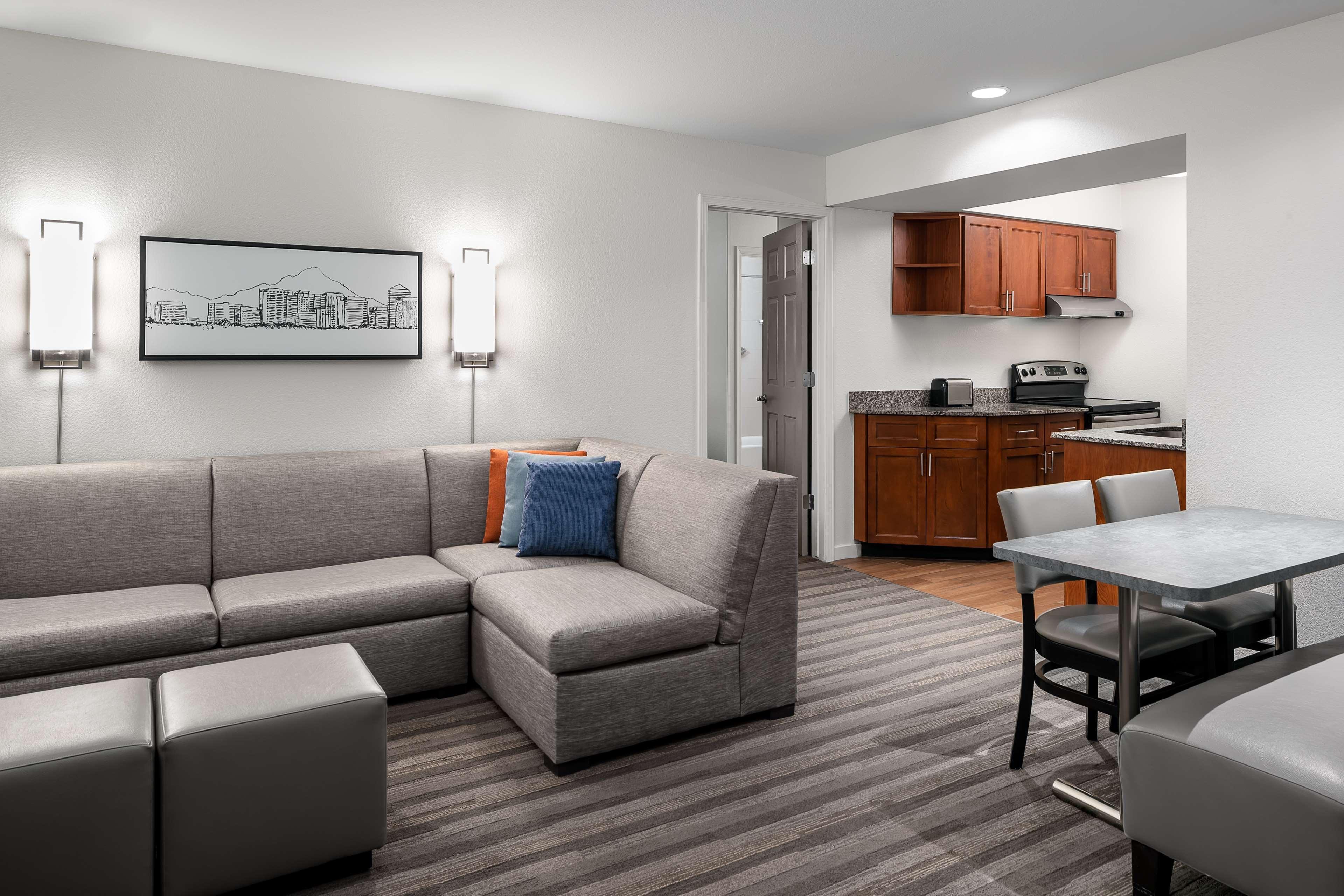 Hyatt House Old Town Hotel Scottsdale