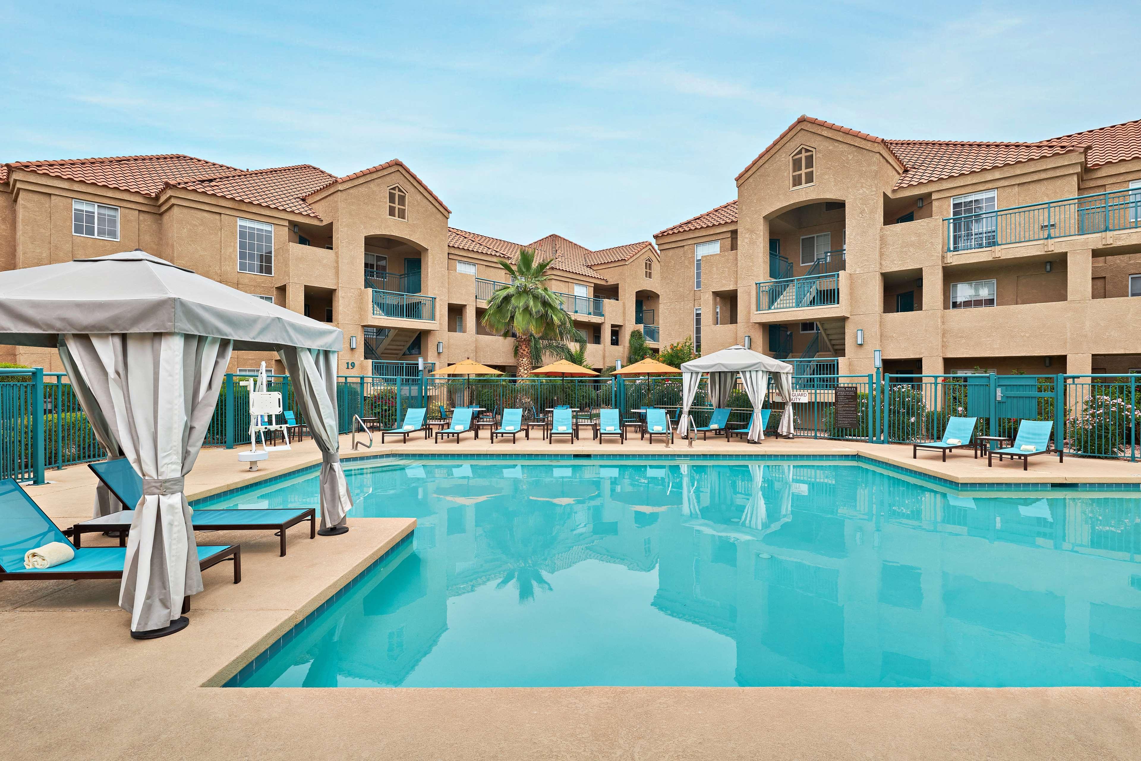 Hyatt House Old Town Hotel 3*