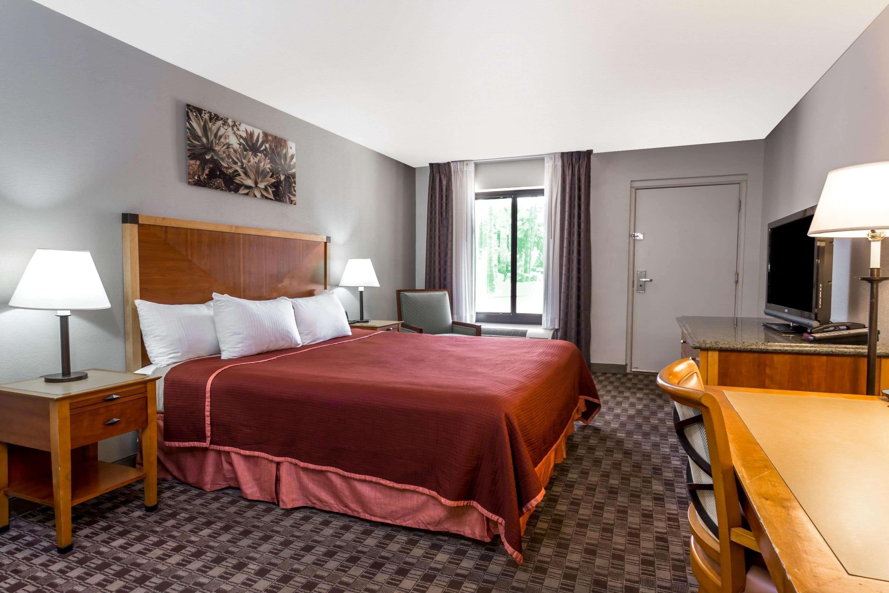 Hotel Howard Johnson By Wyndham Old Town 2*