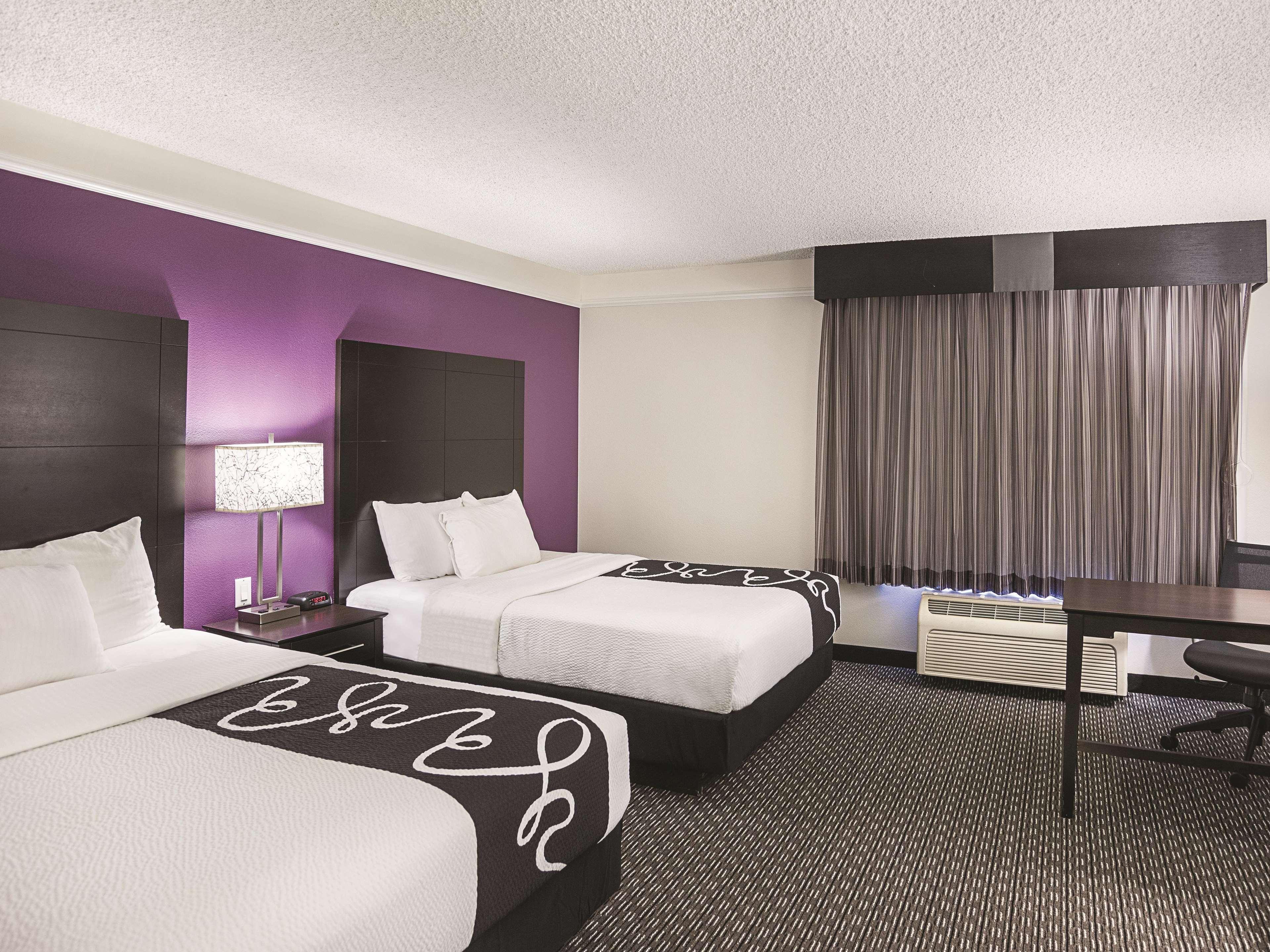 Hotel La Quinta By Wyndham Phoenix 3*