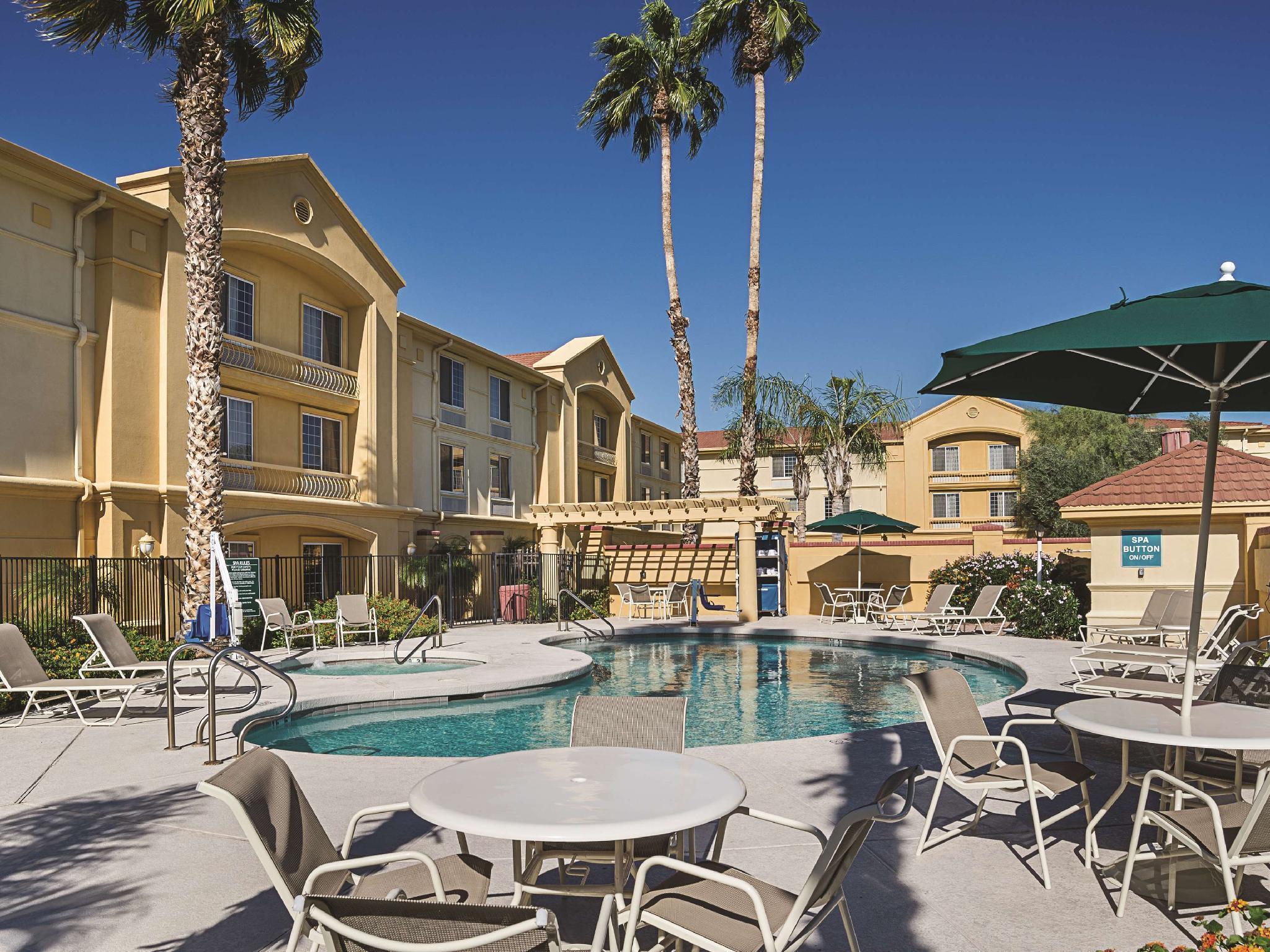 Hotel La Quinta By Wyndham Phoenix 3*