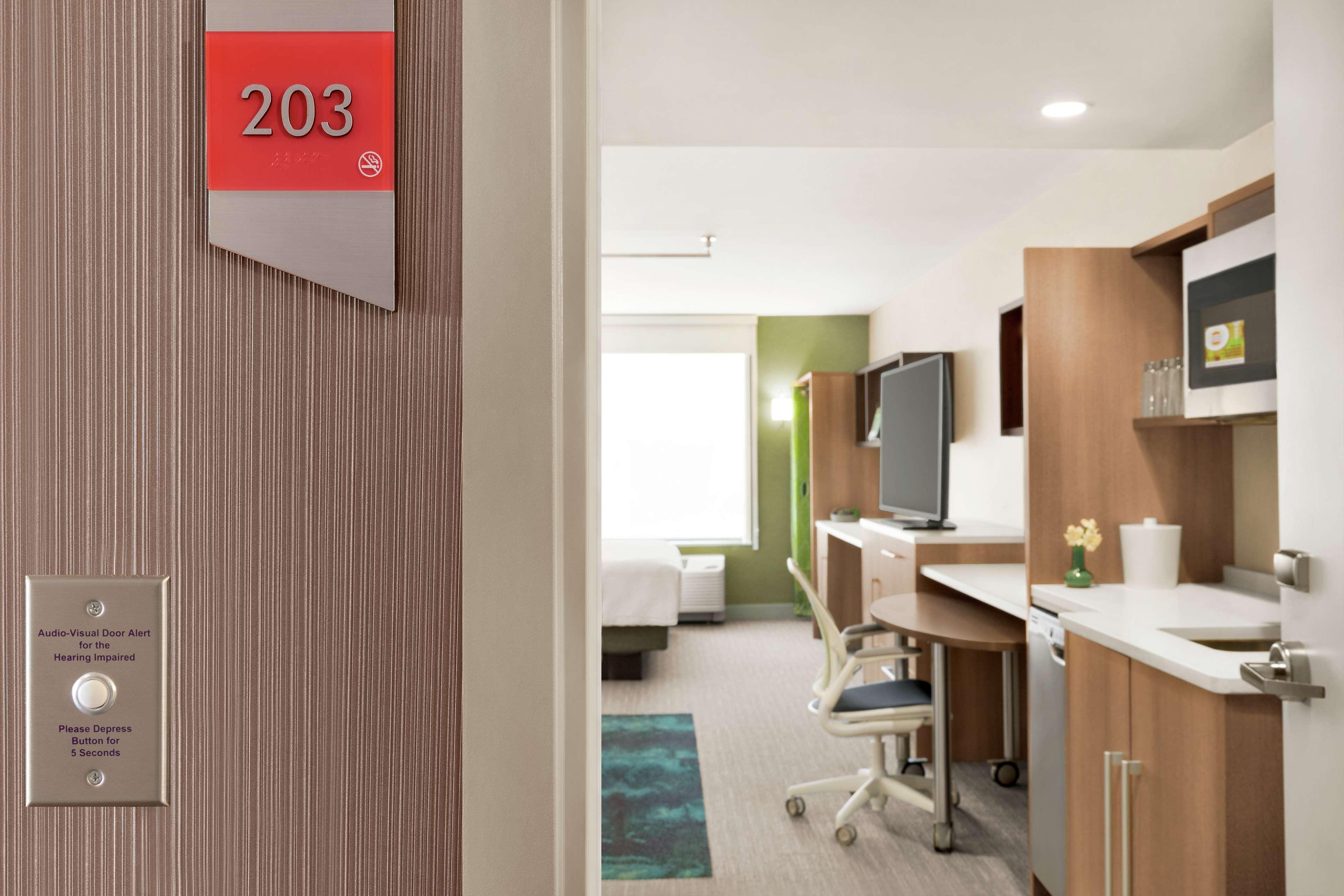 Hotel Home2 By Hilton Salt River 3*