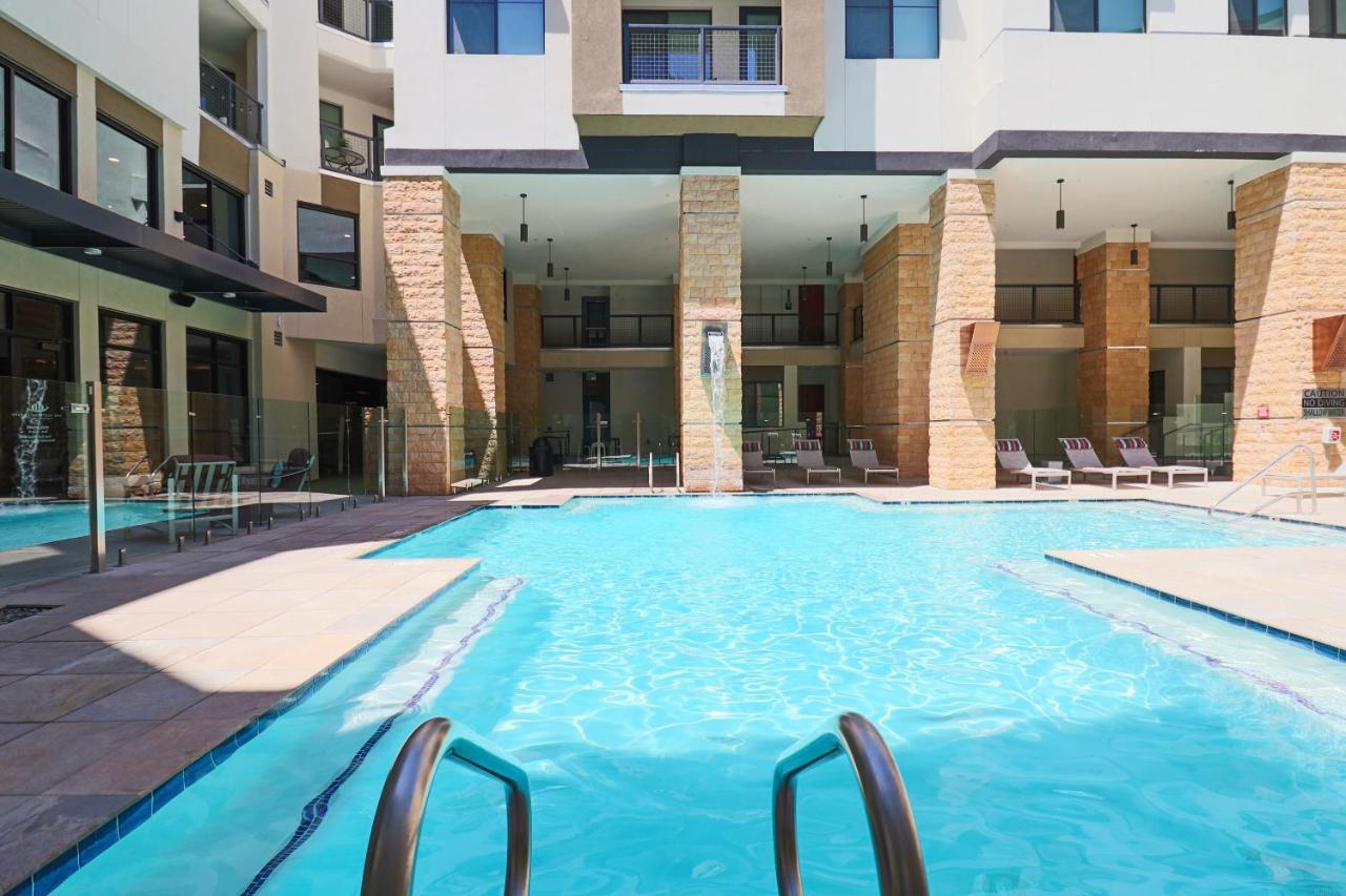 Apartment Courtyard View-walk Score 81-shopping District-king Bed-parking G3043 Scottsdale