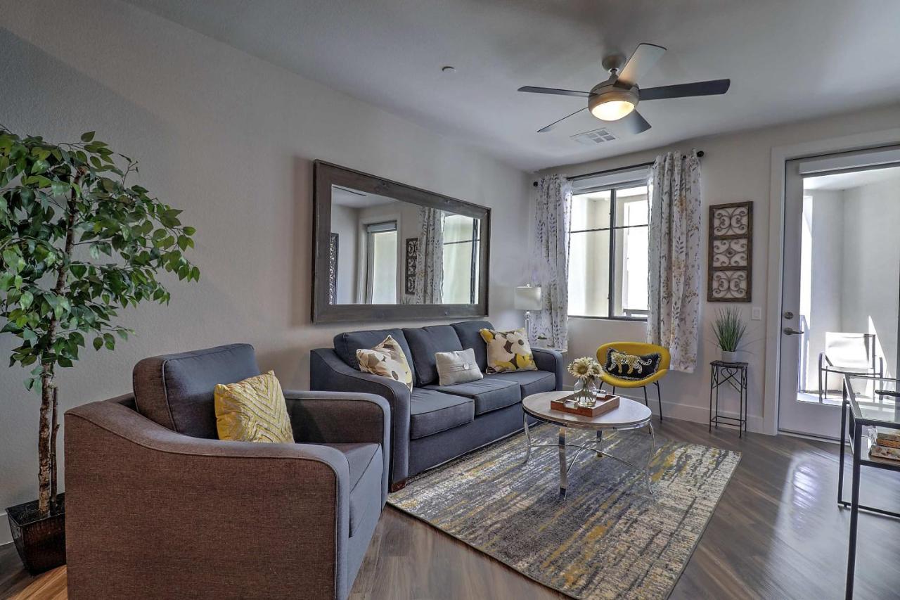 Apartment Walk Score 81-shopping District-king Bed-parking G3047 *