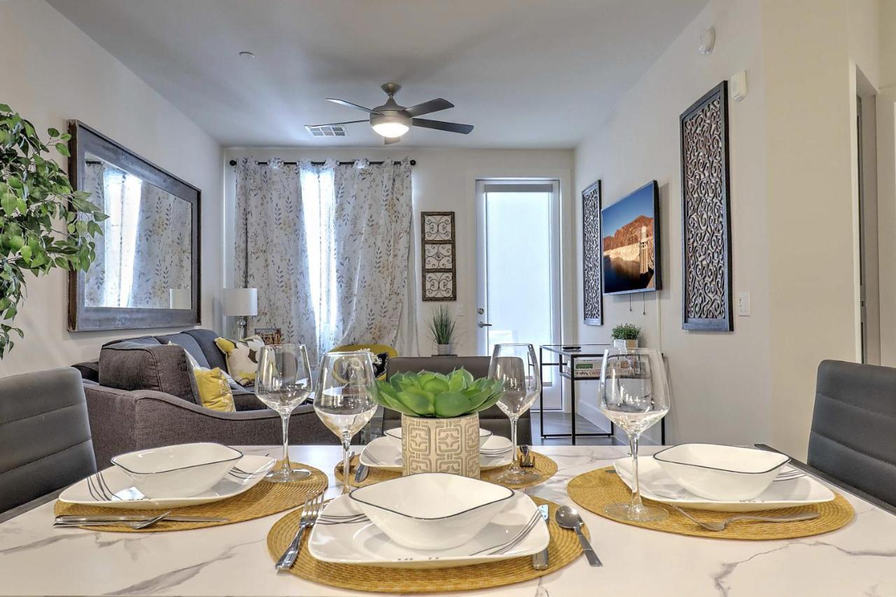 Walk Score 81-shopping District-king Bed-parking G3047 Apartment *