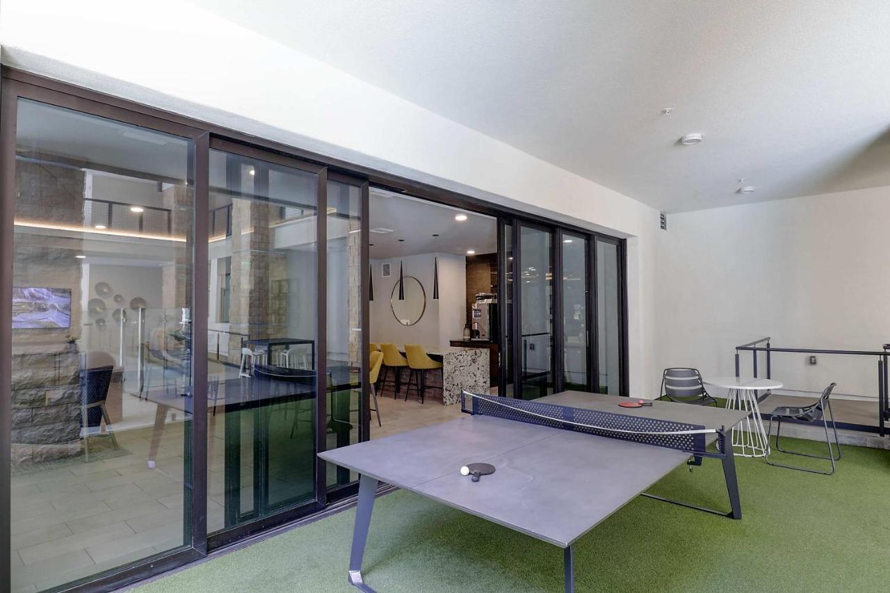 Courtyard View-walk Score 81-shopping District-king Bed-parking G3043 Apartment Scottsdale