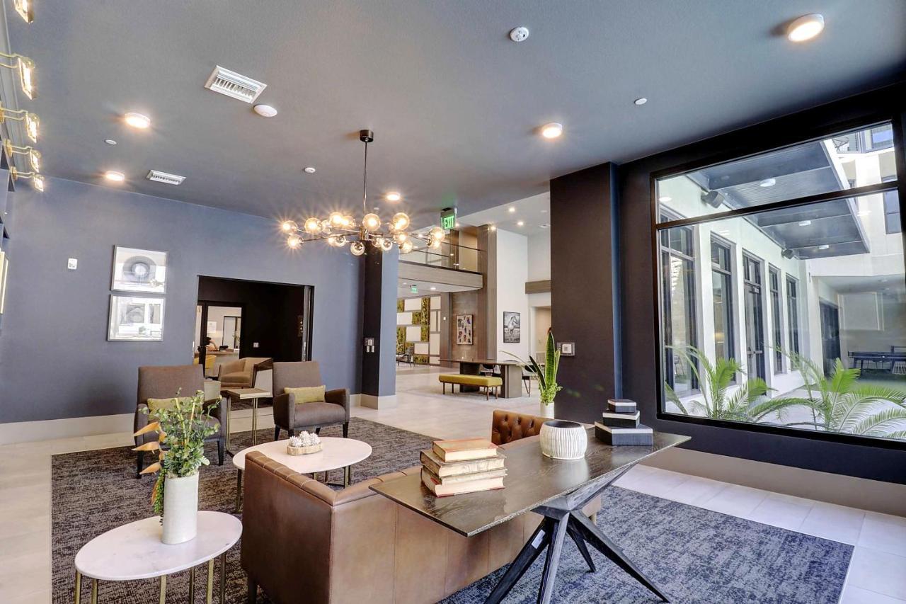 Courtyard View-walk Score 81-shopping District-king Bed-parking G3043 Apartment *