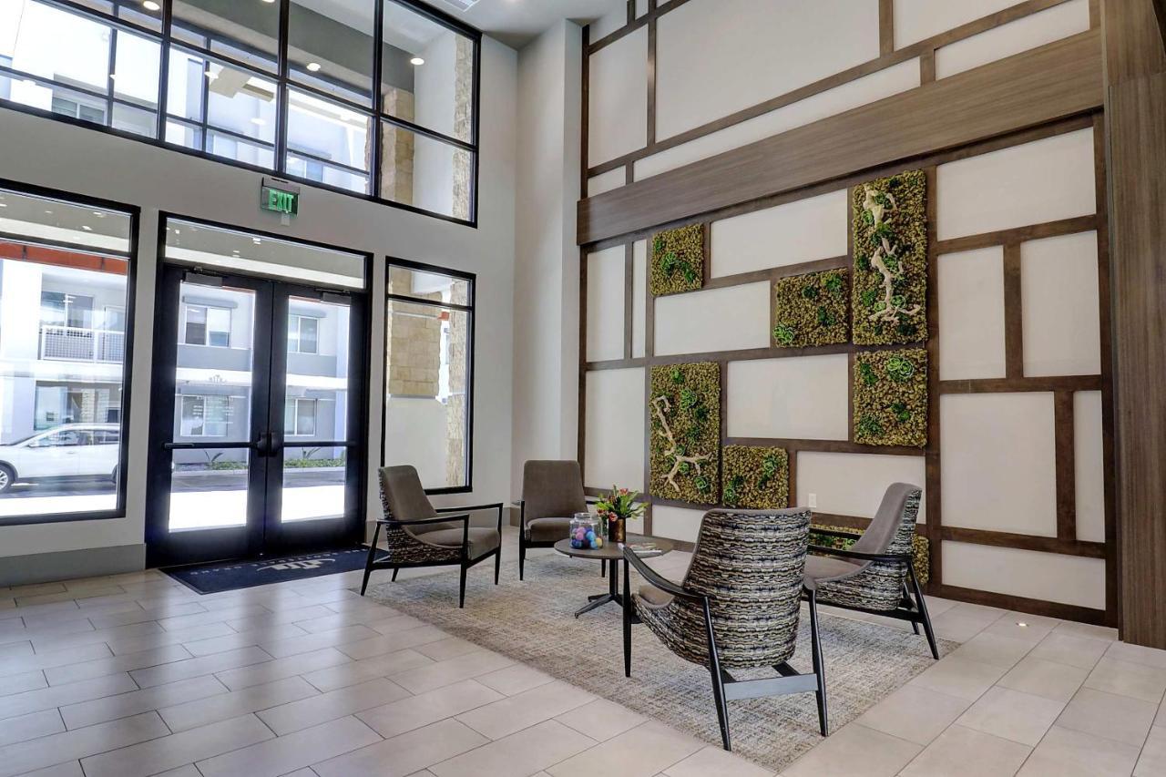 Courtyard View-walk Score 81-shopping District-king Bed-parking G3043 * Scottsdale