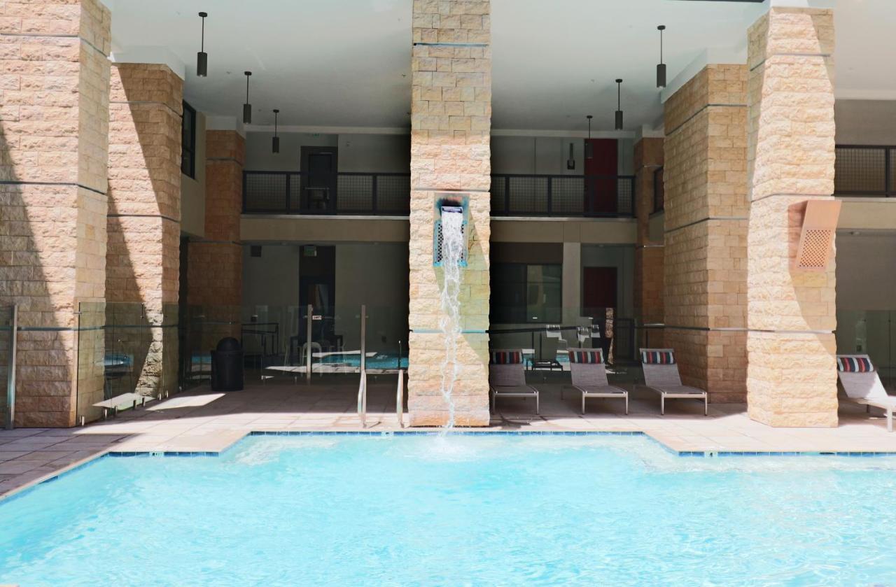 Walk Score 81-shopping District-king Bed-parking G2047 Apartment *