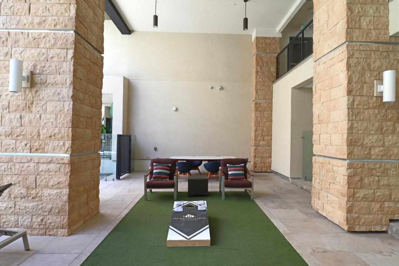Courtyard View-walk Score 81-shopping District-king Bed-parking G3043 Apartment *