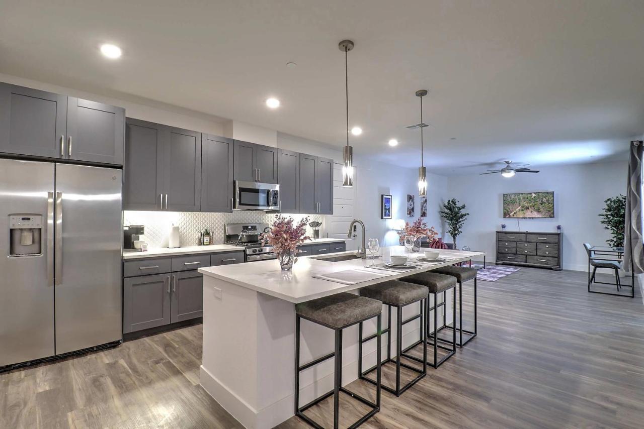 Walk Score 81-shopping District-king Bed-parking G3061 * Scottsdale