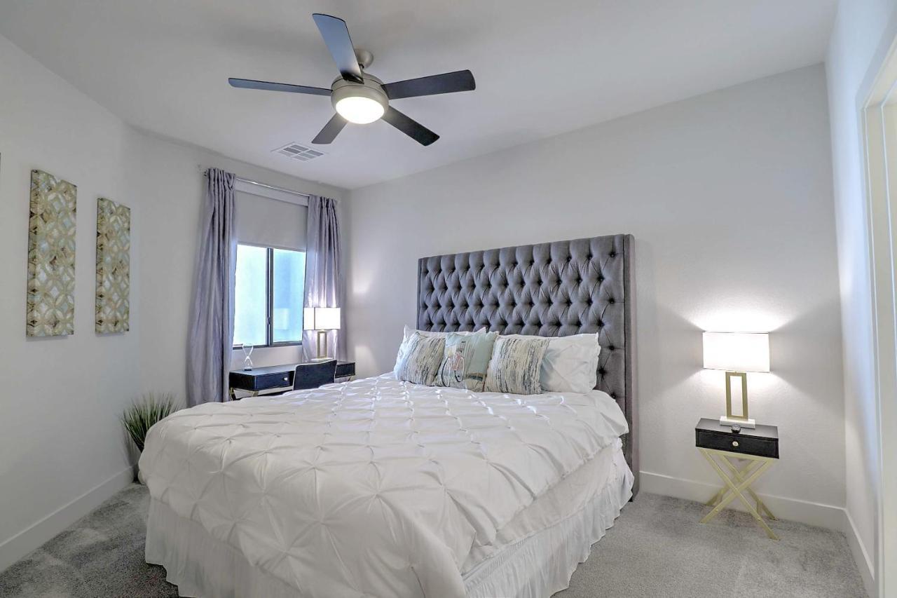 Apartment Exquisite Home-walk Score 81-shopping District-king Bed-parking -g3021 *