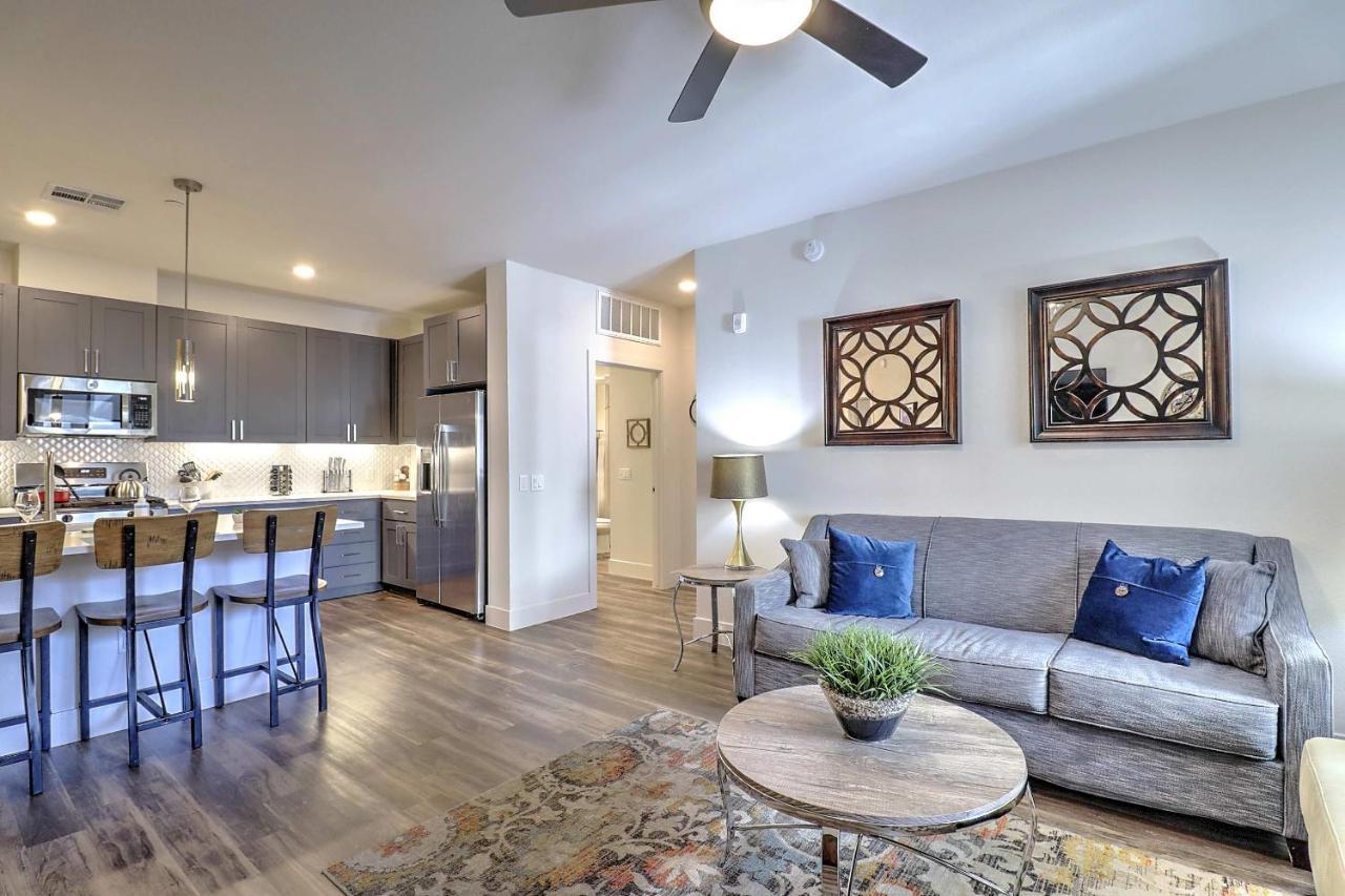 Exquisite Home-walk Score 81-shopping District-king Bed-parking -g3021 Apartment Scottsdale