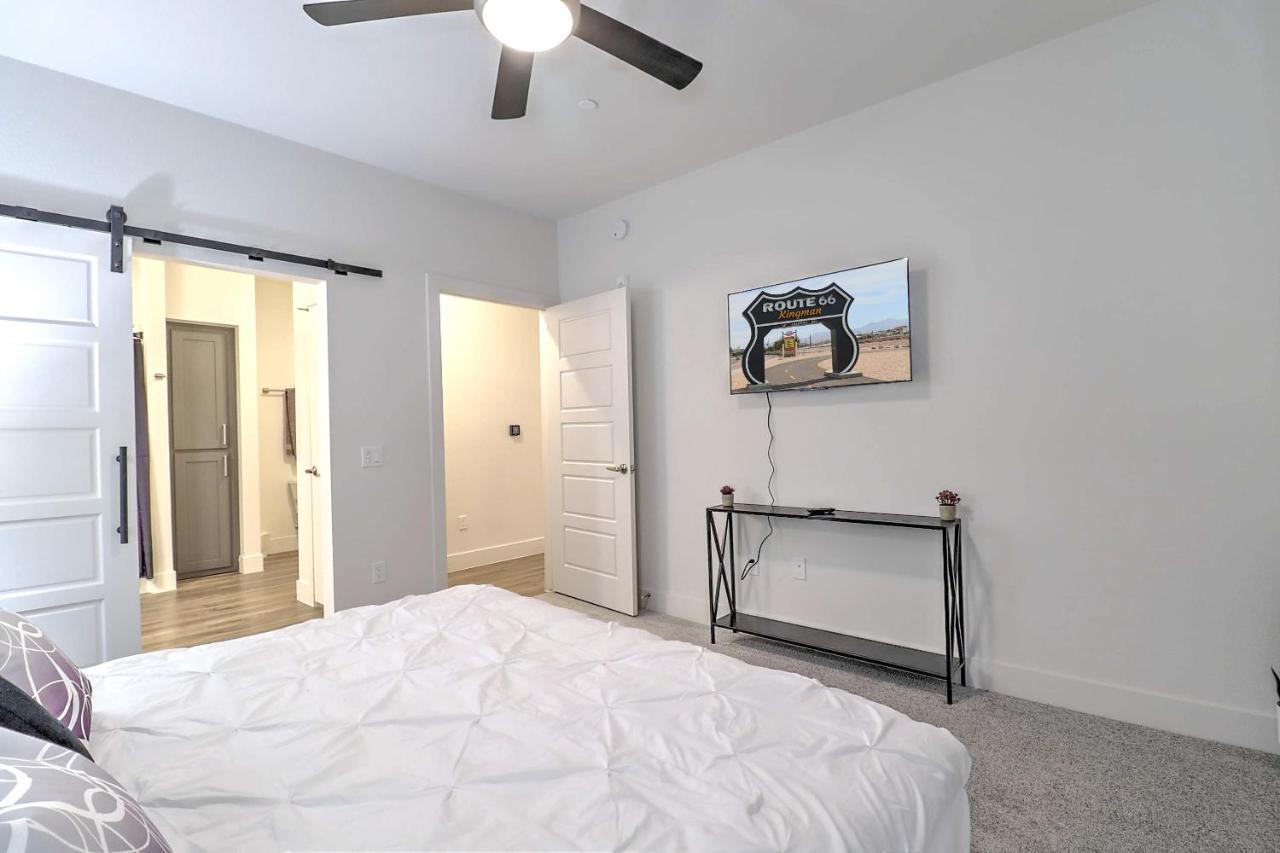 Walk Score 81-shopping District-king Bed-parking G3061 Apartment