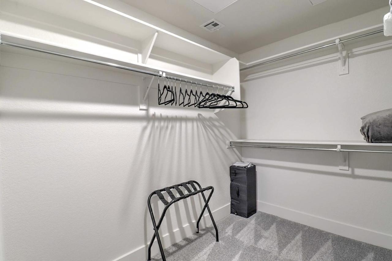 Walk Score 81-shopping District-king Bed-parking G3061 * Scottsdale