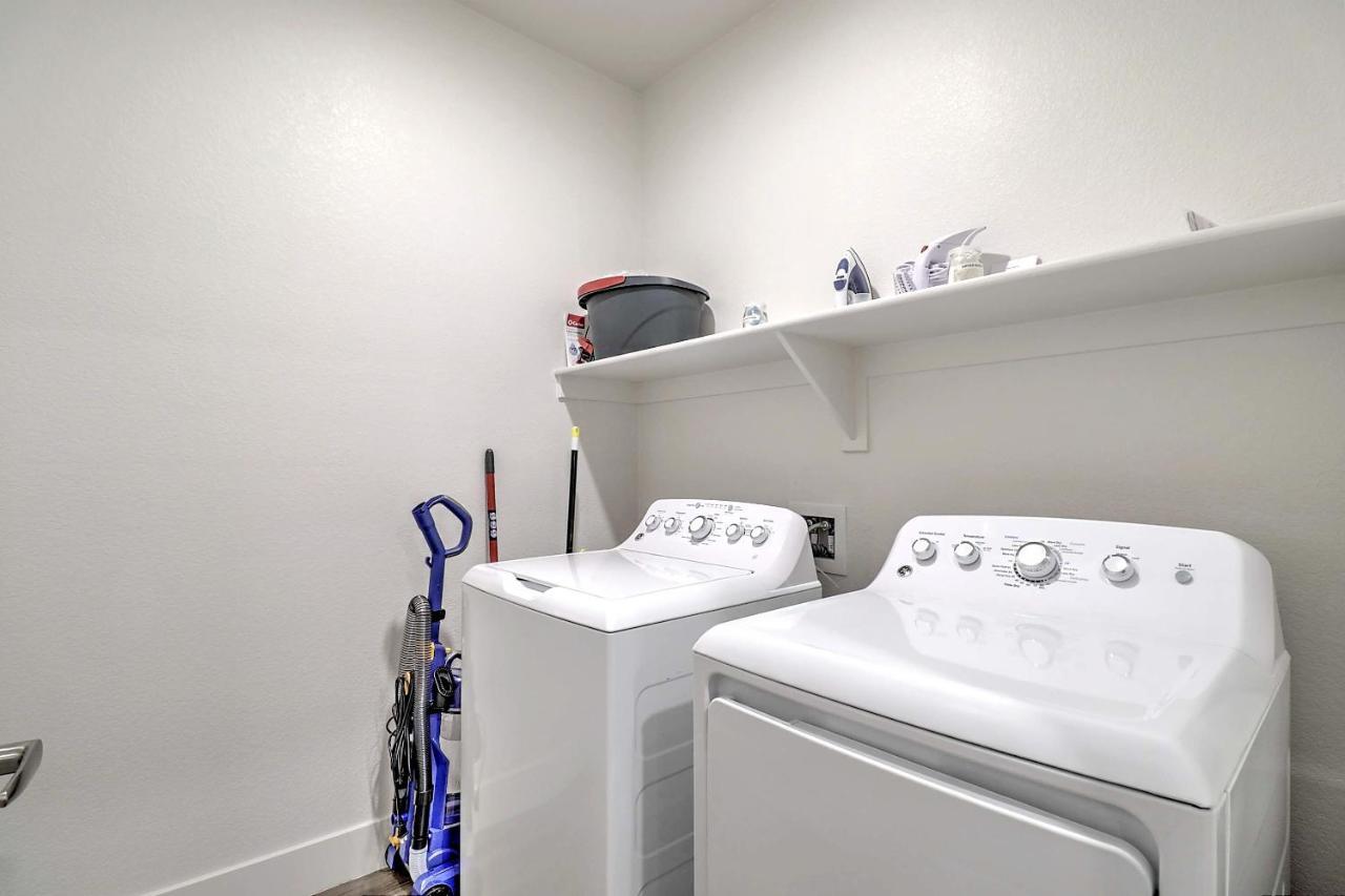Walk Score 81-shopping District-king Bed-parking G3061