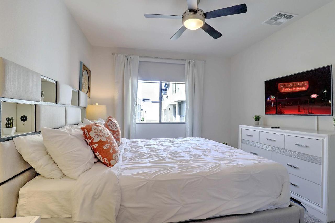 Exquisite Home-walk Score 81-shopping District-king Bed-parking -g3021 Apartment Scottsdale