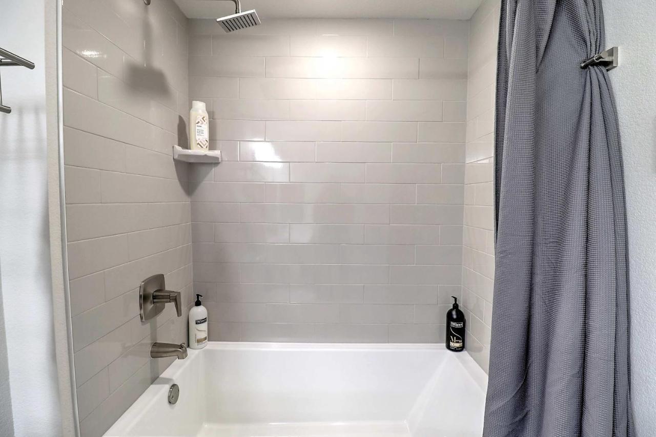 Exquisite Home-walk Score 81-shopping District-king Bed-parking -g3021 * Scottsdale