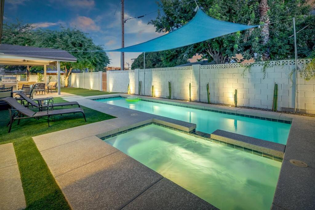 Private Pool & ** Steps To Old Town ** Sanatized * Scottsdale