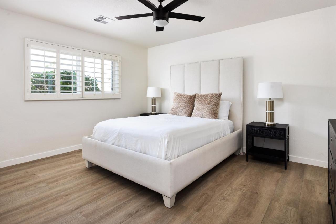 Holiday home South W/ Chef's Kitchen & Golf Nearby!! Scottsdale