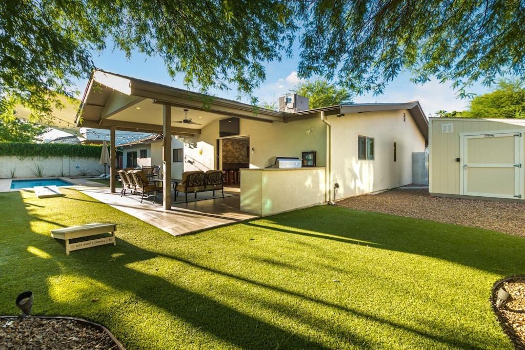 Private Pool & ** Steps To Old Town ** Sanatized * Scottsdale