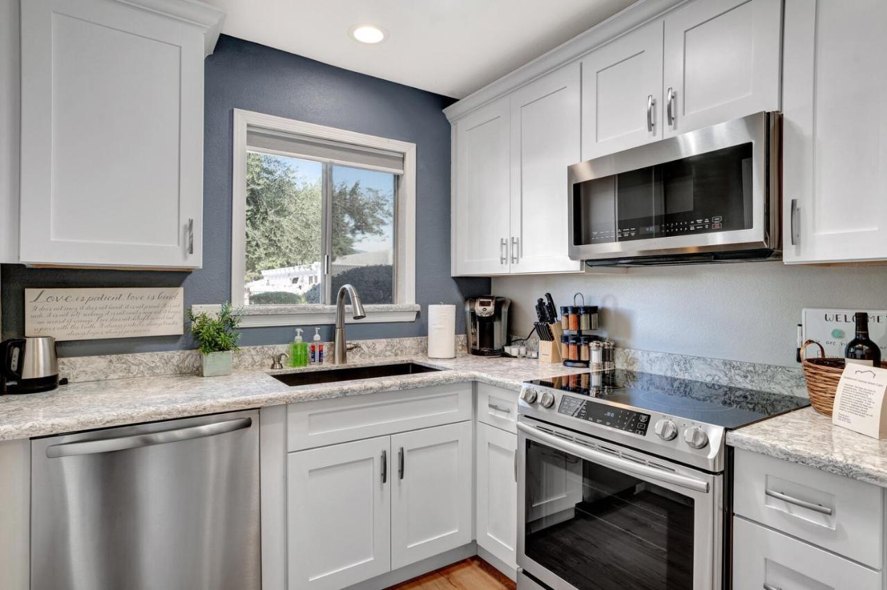 Apartment Renovated Quiet Single-story, Minutes To Old Town, Pool Outside The Door Scottsdale