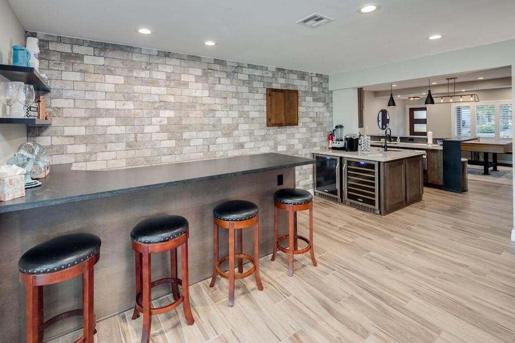 Holiday home Private Pool & ** Steps To Old Town ** Sanatized Scottsdale