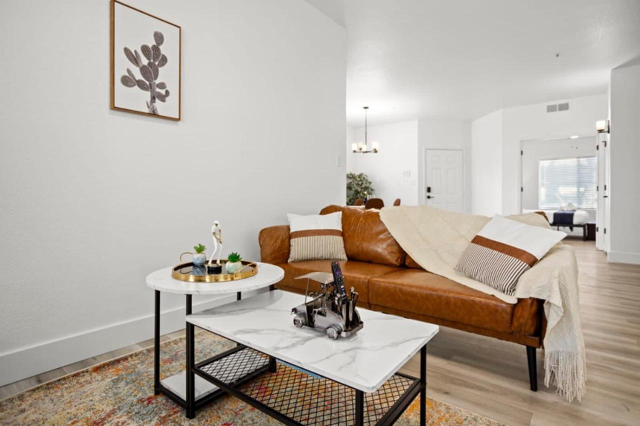 New Cozysuites Tpc With Parking, Pool