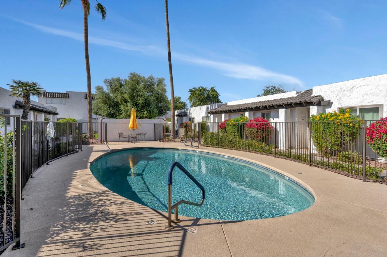 Apartment Renovated Quiet Single-story, Minutes To Old Town, Pool Outside The Door *