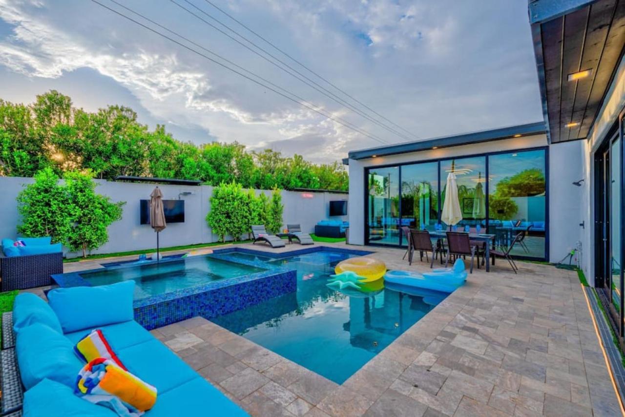 Luxury 5mins To Old Town W Pool Fire Pit And Bbq
