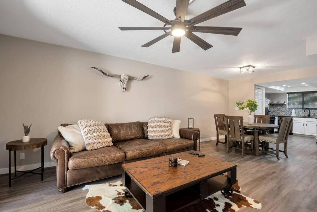 Heart Of Old Town Apartment