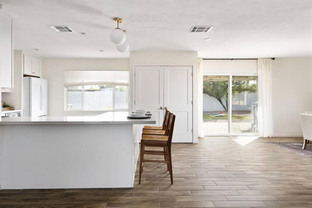 Holiday home South - 30 Day Minimum *