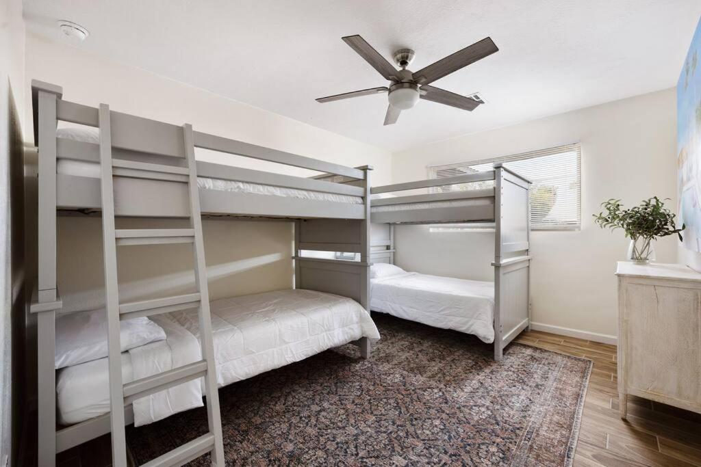 Holiday home South - 30 Day Minimum