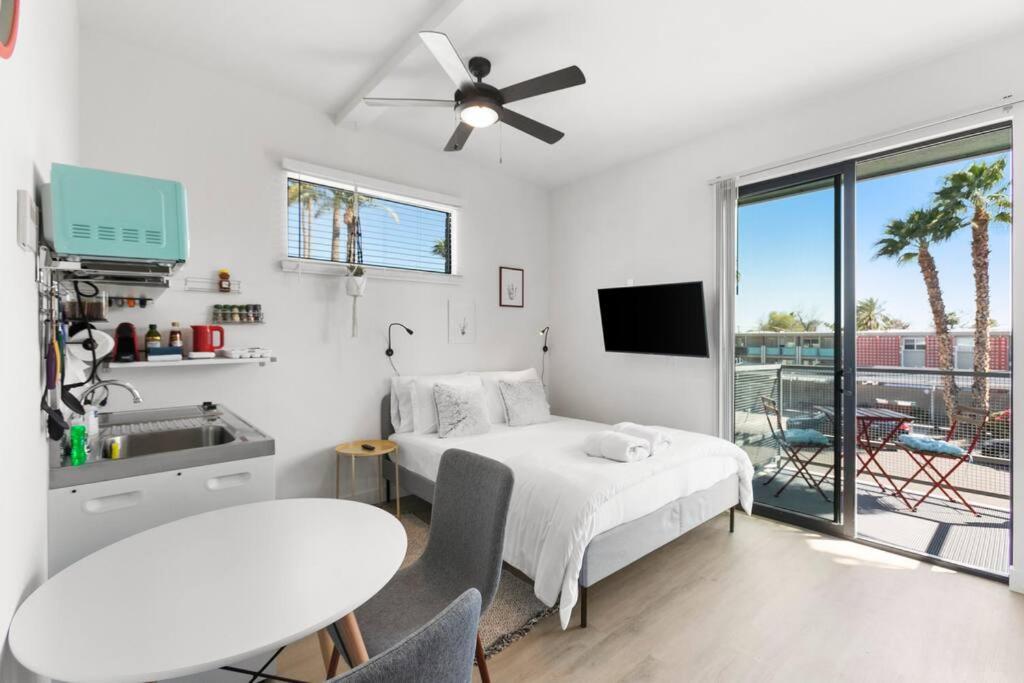 Funky Modern Micro - Walk To Ot Apartment Scottsdale