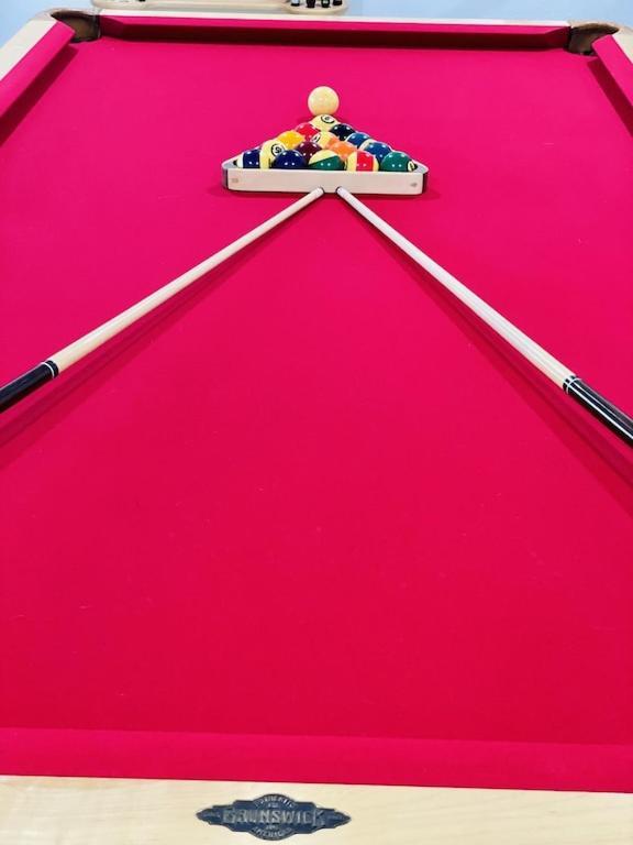 Charming Zen With Heated Pool, Pool Table, Arcade And Mini Golf.