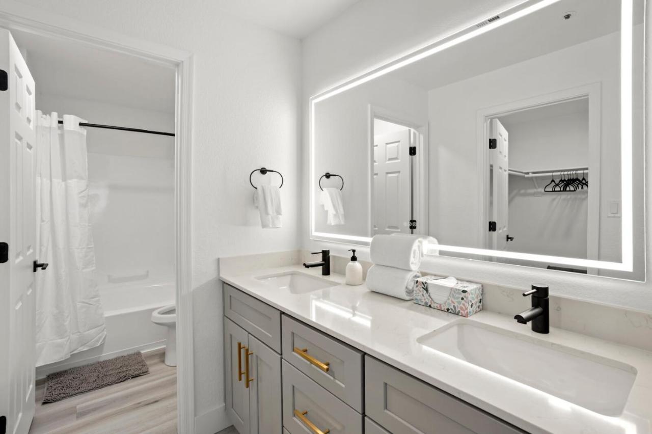 Apartment New Cozysuites Tpc With Parking, Pool *
