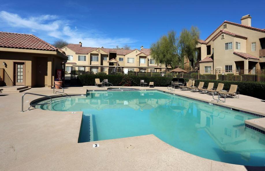 New Cozysuites Tpc With Parking, Pool *